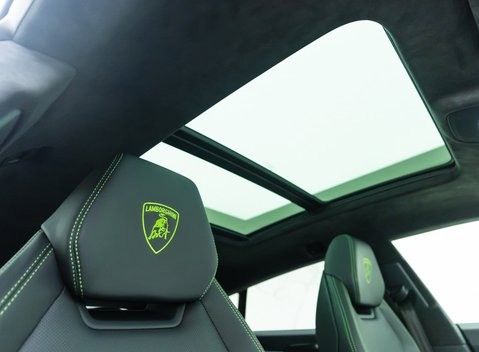 Lamborghini Urus 14