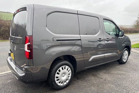 Vauxhall Combo L2H1 2300 100ps Pro Panel Van - Sat Nav / Rear Camera 2