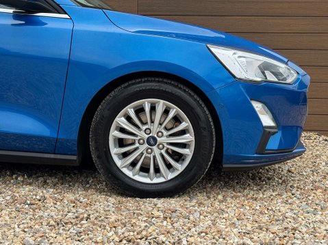 Ford Focus 1.0 Focus Titanium 5dr 11