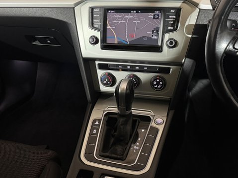 Volkswagen Passat SE BUSINESS TDI BLUEMOTION TECH DSG 15