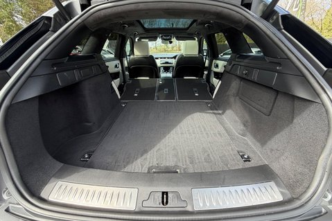 Land Rover Range Rover Velar FIRST EDITION - HUGE SPEC - PAN ROOF -1600W MERIDIAN -AIR SUSPENSION 73