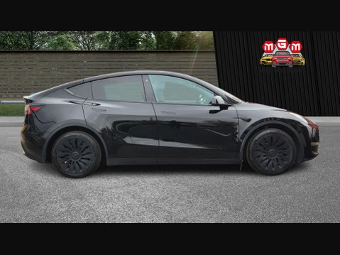 Tesla Model Y LONG RANGE AWD 8