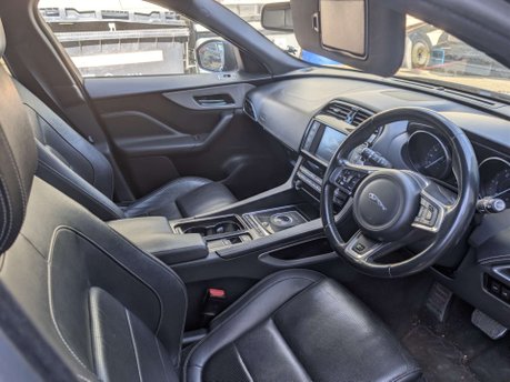 Jaguar F-Pace 2.0 F-PACE R-Sport AWD D Auto 4WD 5dr 16