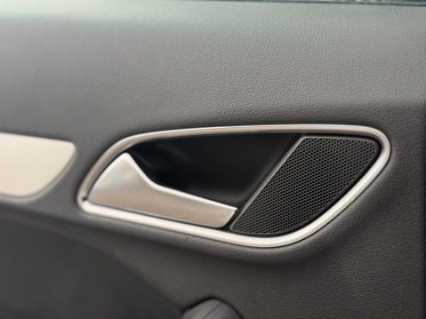 Audi Q3 2.0 TDI S line S Tronic quattro Euro 5 (s/s) 5dr 68