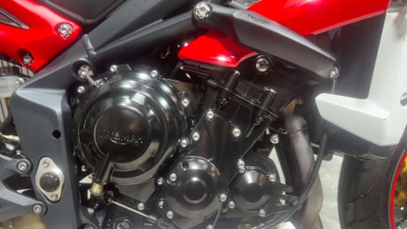 Triumph Street Triple R 2013 13K EXCELLENT CONDITION NEW MOT 675CC TRIPLE 12