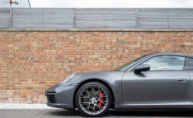 Porsche 911 Carrera 4S (992) 26