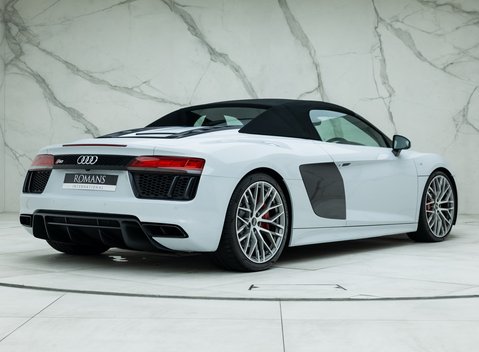 Audi R8 V10 Spyder 5