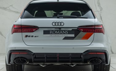 Audi RS6 GT 8