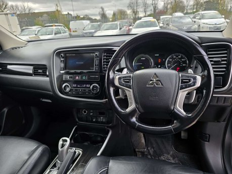 Mitsubishi Outlander 2.0h 12kWh GX4h SUV 5dr Petrol Plug-in Hybrid CVT 4WD Euro 6 (s/s) (200 ps) 55