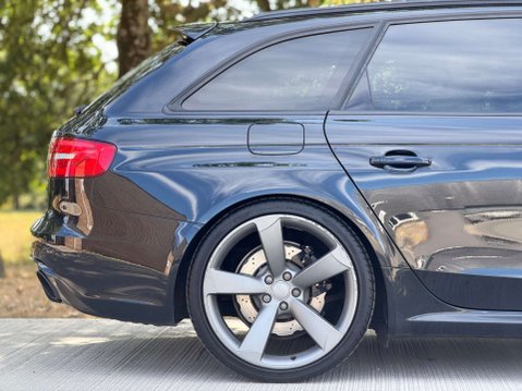 Audi RS4 4.2 RS 4 FSI Quattro Auto 4WD 5dr 10