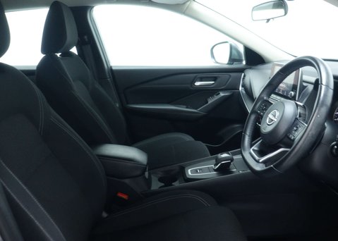 Nissan Qashqai 1.3 DIG-T MHEV Acenta Premium SUV 5dr Petrol Hybrid XTRON Euro 6 (s/s) (158 40