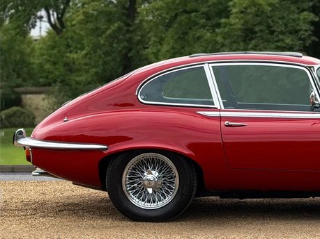 Jaguar E-Type 2+2 12