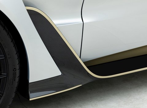 Aston Martin V12 Vantage 24