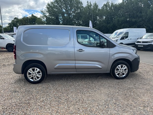 Peugeot Partner AUTO SWB L1H1 Low Roof Asphalt Air Con Alloys Sensors Cam EURO 6 NO VAT 5