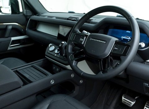 Land Rover Defender 110 D250 First Edition 9