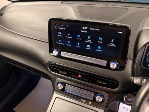Hyundai KONA 39kWh Premium Auto 5dr (10.5kW Charger) 23