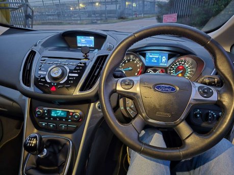 Ford C-Max 1.0T EcoBoost Titanium Euro 5 (s/s) 5dr 39