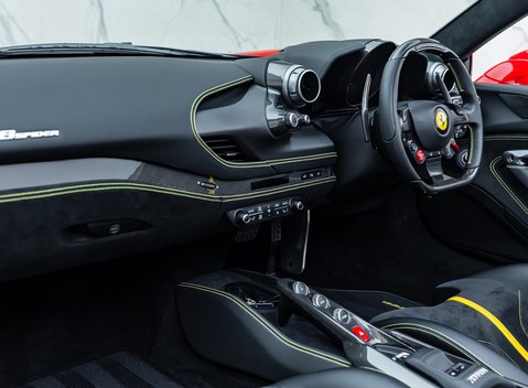 Ferrari F8 Spider 27