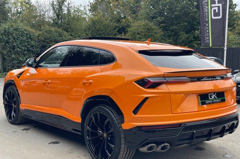 Lamborghini Urus V8 - ORANGE -AKRAPOVIC EXHAUST -PAN ROOF -B&O-MASSAGE SEATS-BLIND SPOT -ACC 2