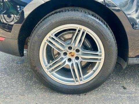 Porsche Macan 2.0T SUV 5dr Petrol PDK 4WD (s/s) (252 ps) 76