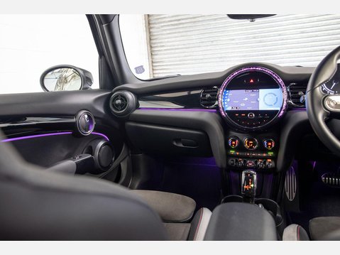 Mini Hatch 1.5 Cooper Sport Steptronic Euro 6 (s/s) 5dr 27