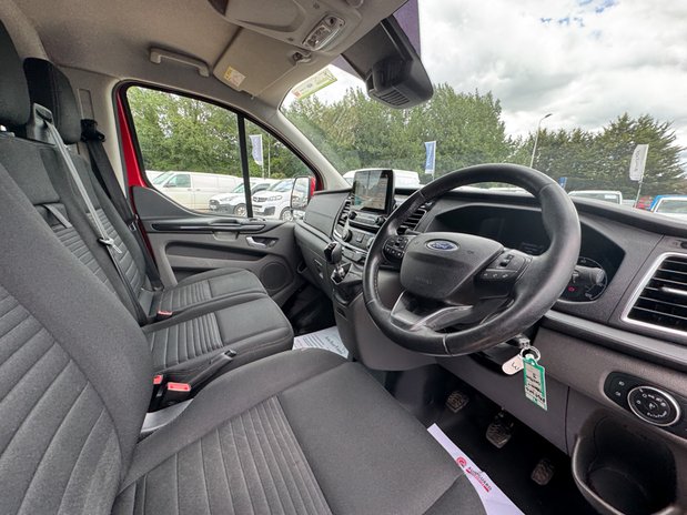 Ford Transit Custom SWB L1H1 [SOLD MM] Low Roof Limited 280 Air Con Nav Sensors EURO 6 15