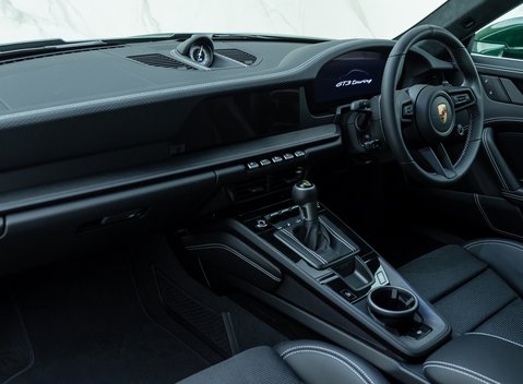 Porsche 911 GT3 TOURING (992.2) 18
