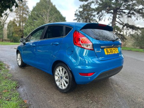 Ford Fiesta TITANIUM 21