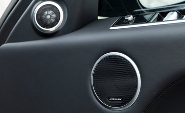 Land Rover Range Rover Sport 5.0 SVR Carbon Edition 25