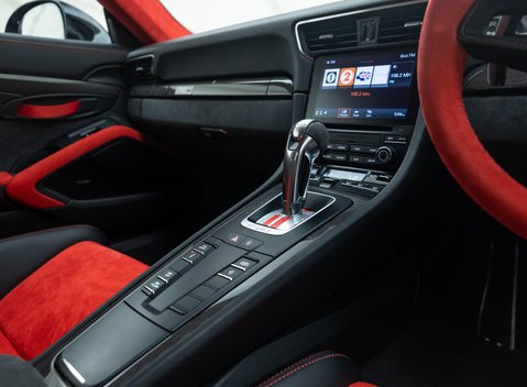 Porsche 911 (991) GT2 RS Weissach 24