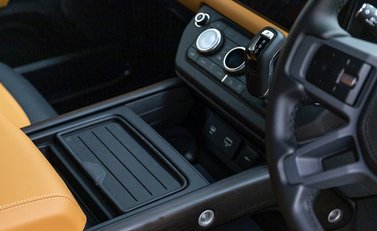 Land Rover Defender 110 X P400e 21