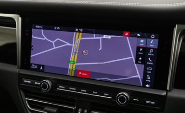 Porsche Macan TURBO PDK 15