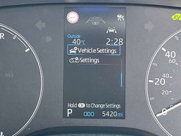 Toyota Yaris ICON HEV CVT 33