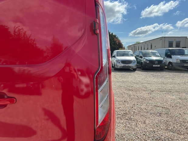 Ford Transit Custom SWB L1H1 (SOLD) Limited 300 Air Con Alloys Sensors EURO 6 24