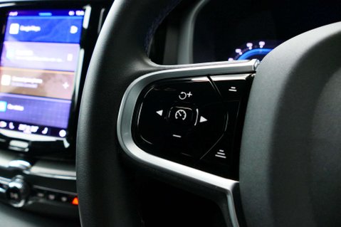 Volvo XC60 2.0 XC60 R-Design B4 MHEV AWD Auto 4WD 5dr 41