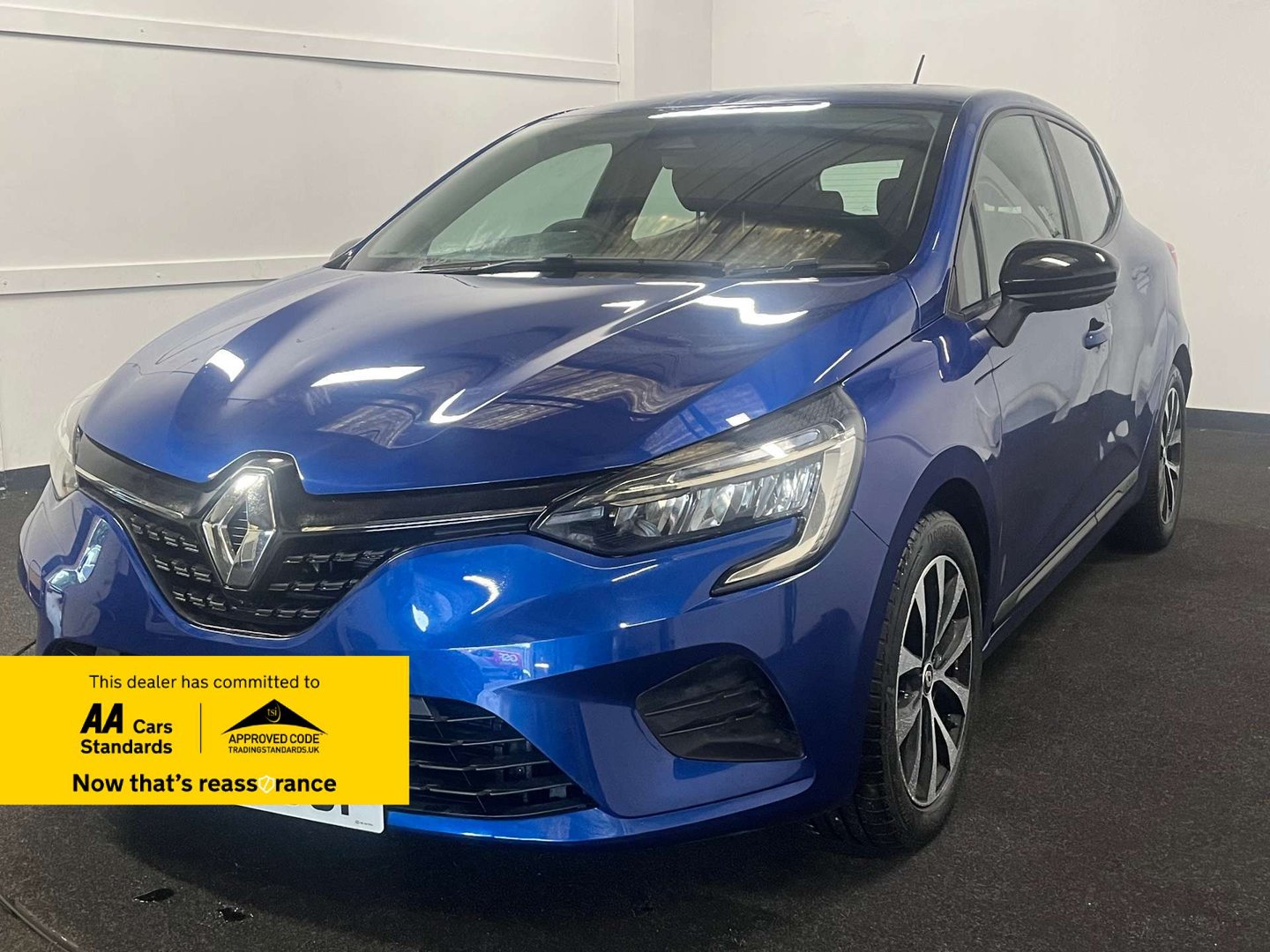 2023 Renault Clio — image 1