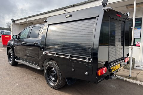 Toyota Hilux Active 4WD D-4D DCB Utility Service Body - Uprated to 3.5t 6