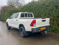 Toyota Hilux Active | 2.4 LT | Double Cab | Tow Bar | Camera | Air Con | 6