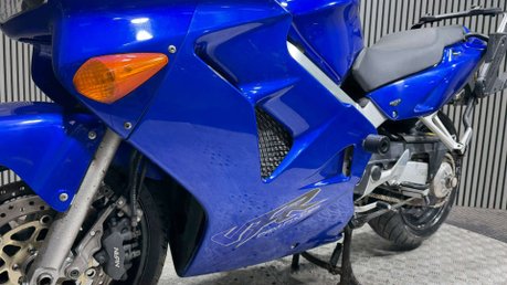 Honda VFR 2000 FUEL INJECTED NON VTEC ONLY 27K 1 OWNER PROJECT BIKE 800CC 20
