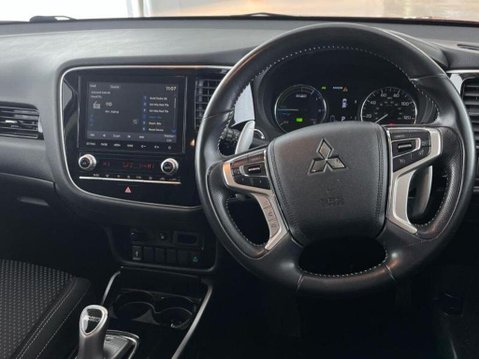 Mitsubishi Outlander PHEV DESIGN 3