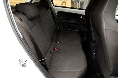 Volkswagen Up R-LINE 25