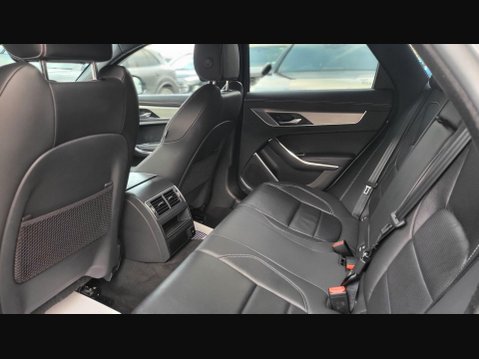 Jaguar XF R-DYNAMIC S 21