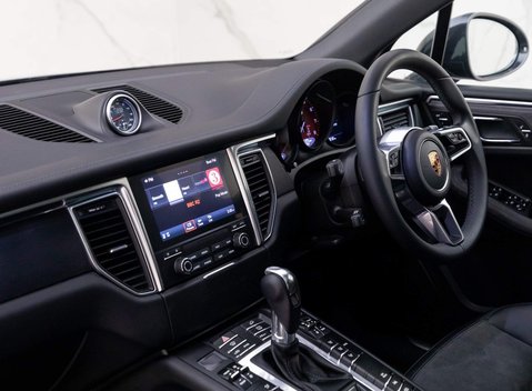 Porsche Macan GTS PDK 12