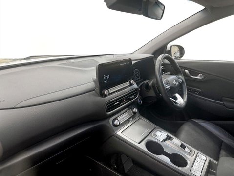 Hyundai KONA 64kWh Ultimate SUV 5dr Electric Auto (10.5kW Charger) (204 ps) DAB Radio - 15