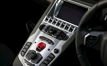 Lamborghini Aventador S LP740-4 Roadster 19