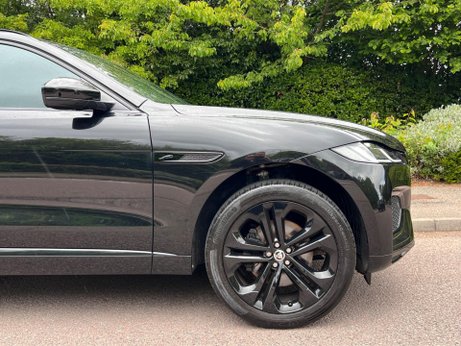 Jaguar F-Pace 2.0 D200 MHEV R-Dynamic HSE Black Auto AWD Euro 6 (s/s) 5dr 49