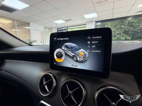 Mercedes-Benz GLA 1.6 GLA180 Urban Edition 7G-DCT Euro 6 (s/s) 5dr 35