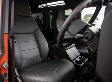 Land Rover Defender 110 Adventure Edition 12