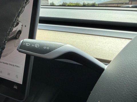 Tesla Model Y (Dual Motor) Long Range SUV 5dr Electric Auto 4WDE (384 bhp) 37