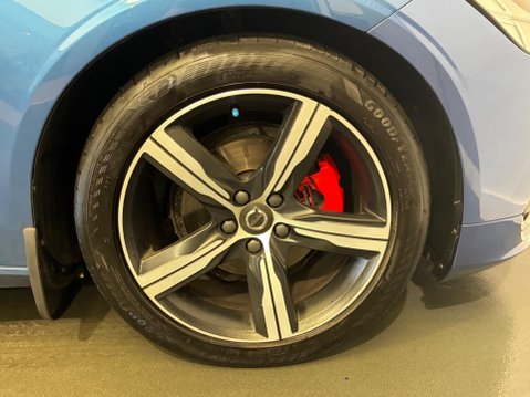 Volvo V90 2.0 D4 R-Design Auto Euro 6 (s/s) 5dr 37
